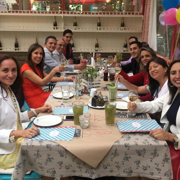 ESCUELA DE EMPRESAS CELEBRÓ LA NAVIDAD EN EQUIPO