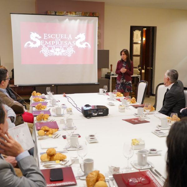 DESAYUNO CORPORATIVO GERENCIA ESTRATÉGICA DE NEGOCIOS