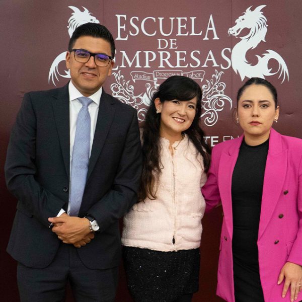 Maestrantes en Mercadotecnia presentan sus proyectos de titulación