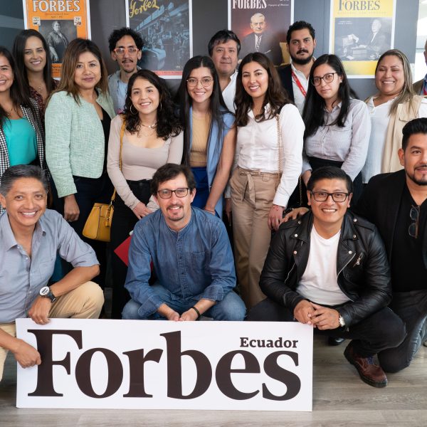 Forbes Ecuador comparte su historia de éxito con nuestros estudiantes