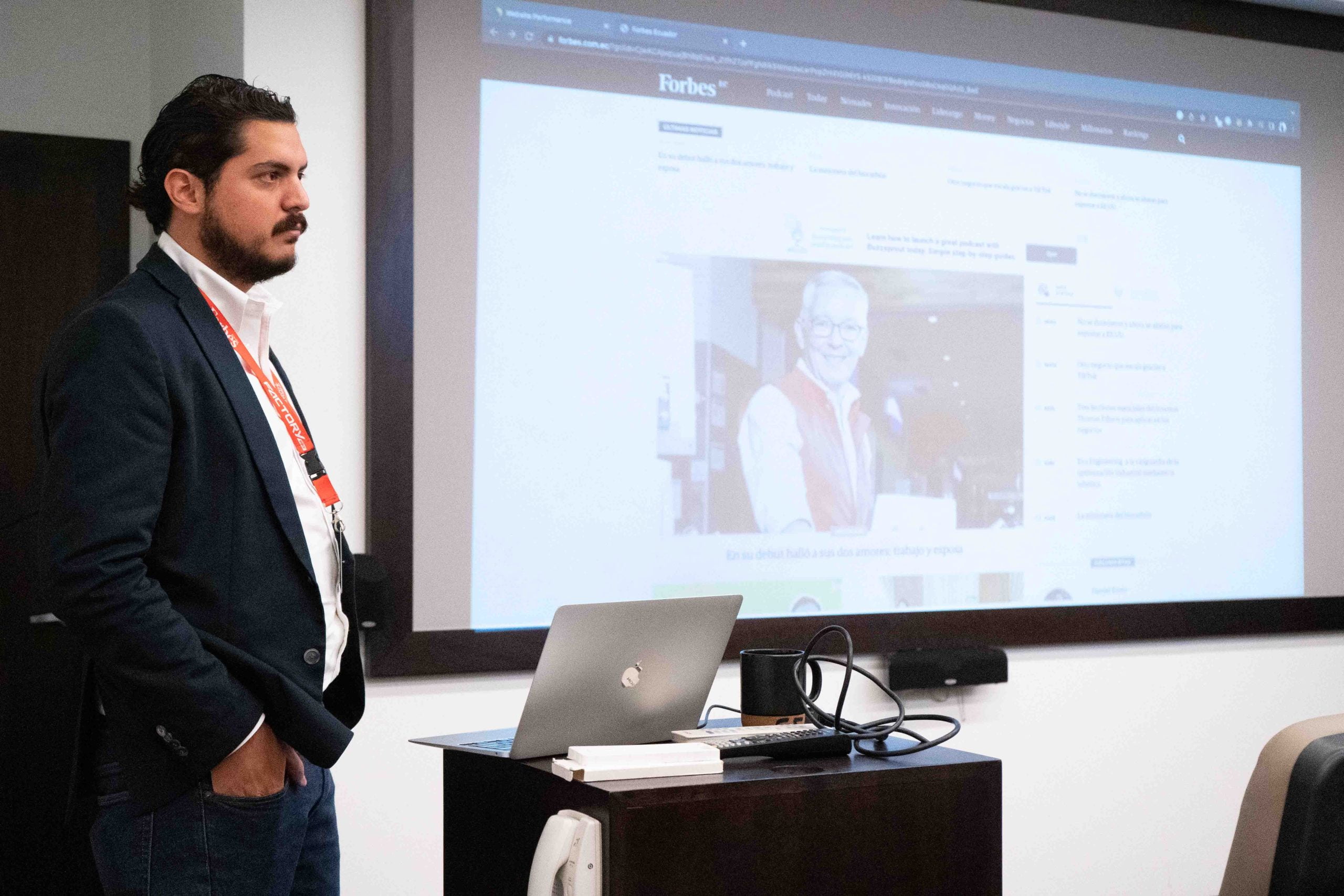 Carlos Mantilla Jr_presentación página web_copy